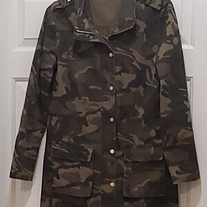 Dex Women's Green Camo Medium Size Light Weight Cargo Jacket